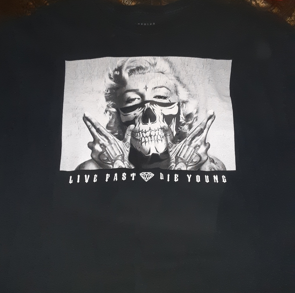 Black t shirt